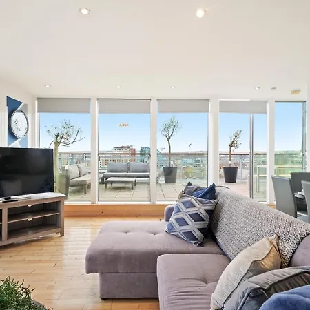 No.1 The Ultimate Penthouse - 3 Balconies! شقة *