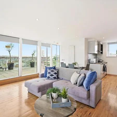 No.1 The Ultimate Penthouse - 3 Balconies!