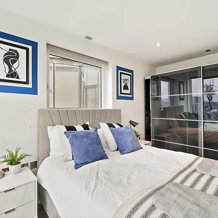 No.1 The Ultimate Penthouse - 3 Balconies! شقة ليدز