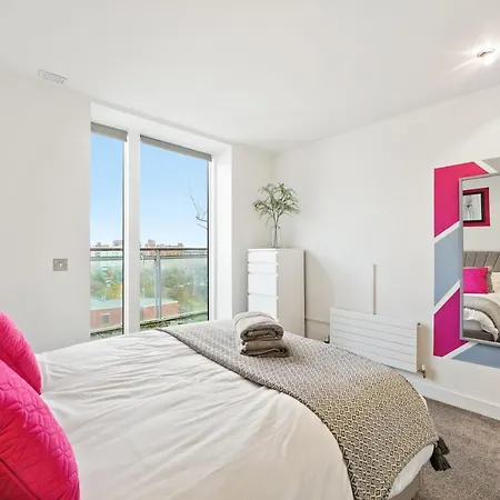 شقة No.1 The Ultimate Penthouse - 3 Balconies! ليدز