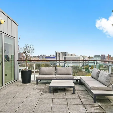 No.1 The Ultimate Penthouse - 3 Balconies! شقة